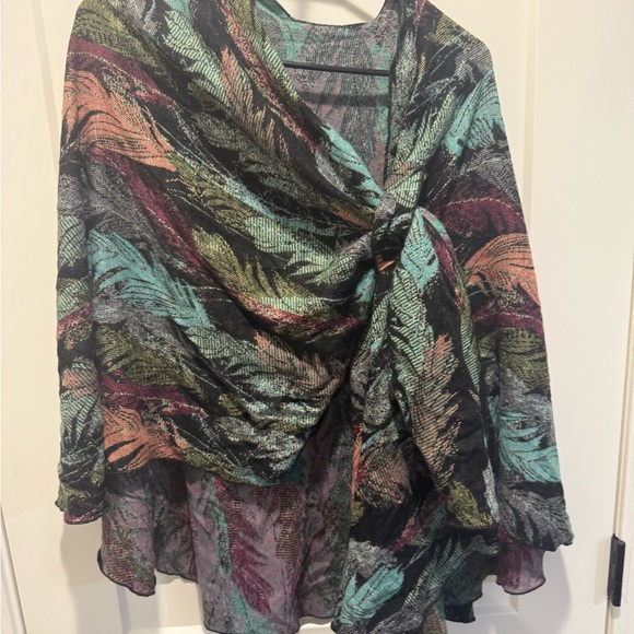 Cashmere Reversible Cape - Picture 3 of 11